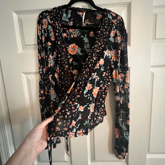 Free People Button up tie-front Blouse - Picture 5 of 13